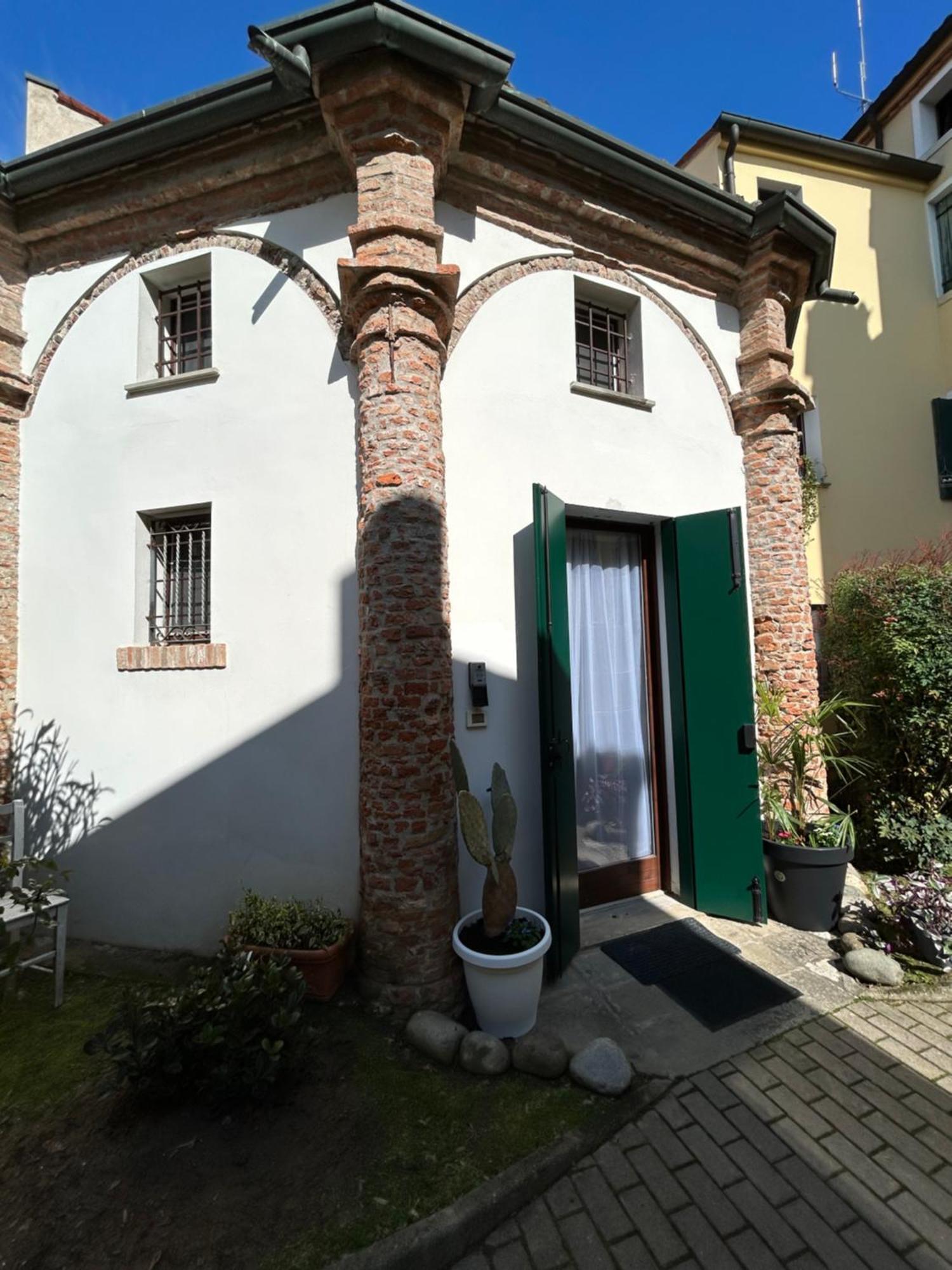 Chiesetta Abside Ex Seminario -Apartment Rovigo Extérieur photo